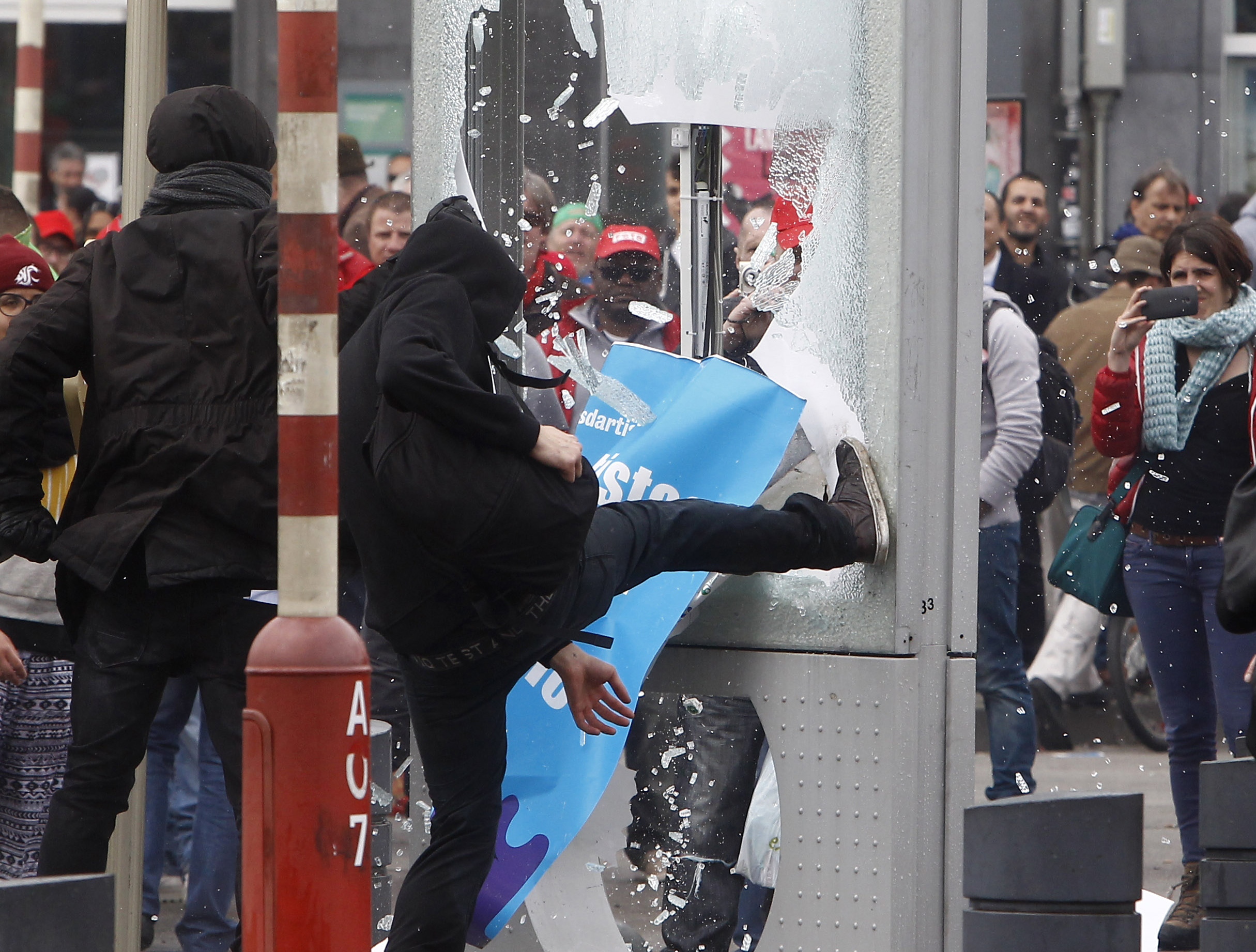 Διαδηλώσεις και στις Βρυξέλλες κατά της εργασιακής μεταρρύθμισης